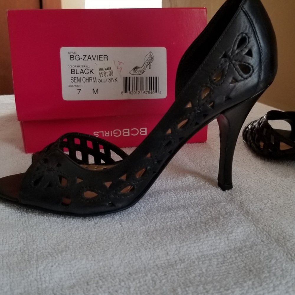 BCBG Zavier size 7 Black Heels - Picture 2 of 6